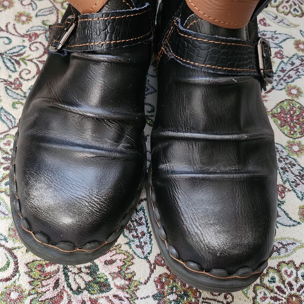 Black and Brown Women's Boots - Picture 6 of 8